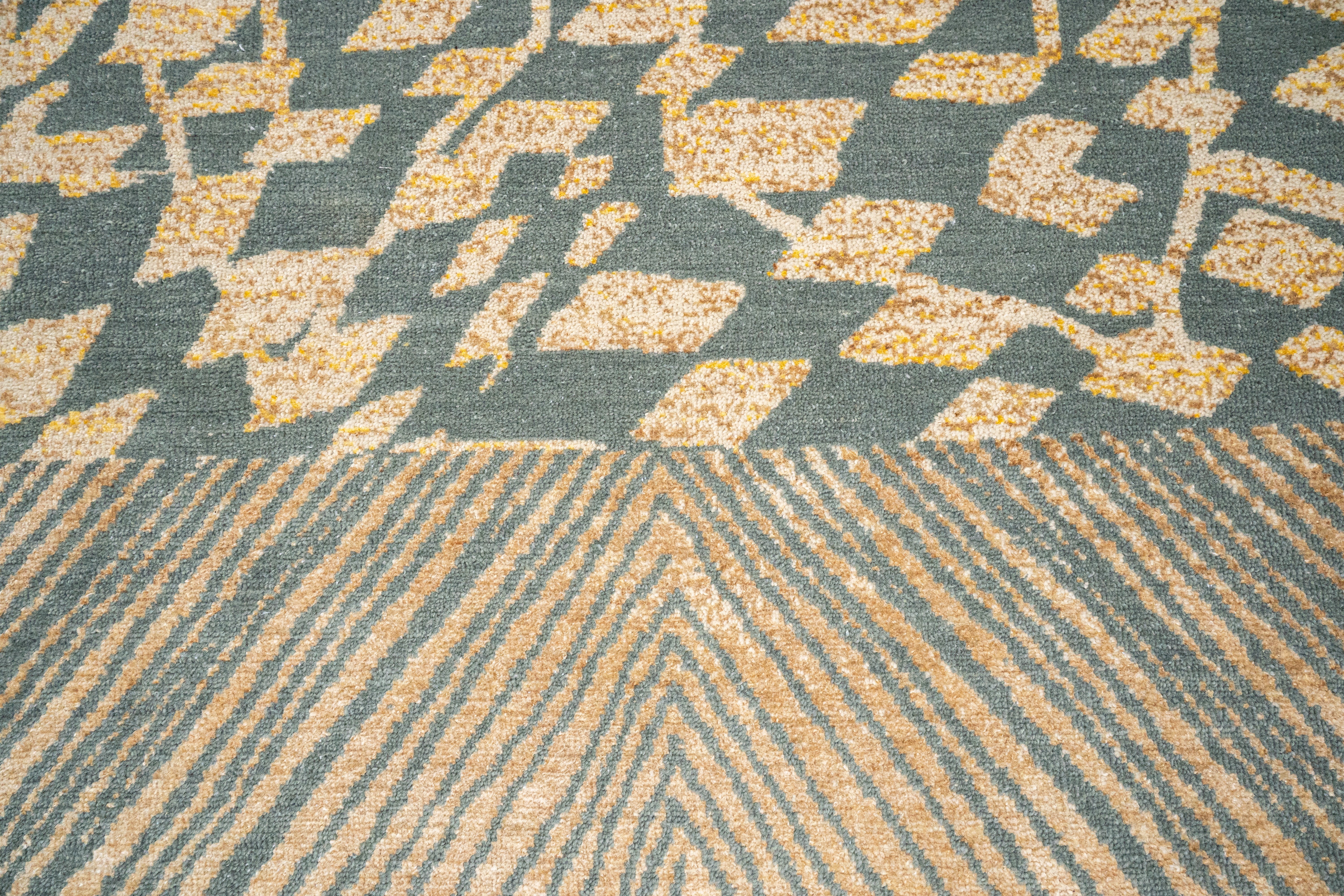 Handknotted Carpet, DIA: 539 N-193, Desert Sand, Maize (Crayola), Ebony & Brown Yellow